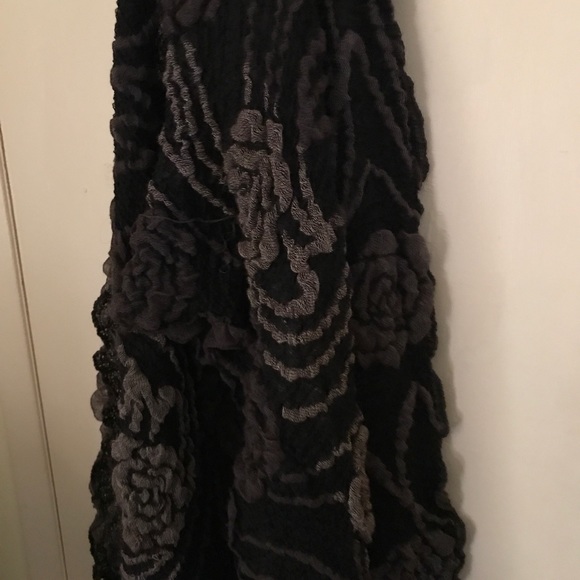 Black & Taupe poly blend Rose pattern Scarf - Picture 3 of 4